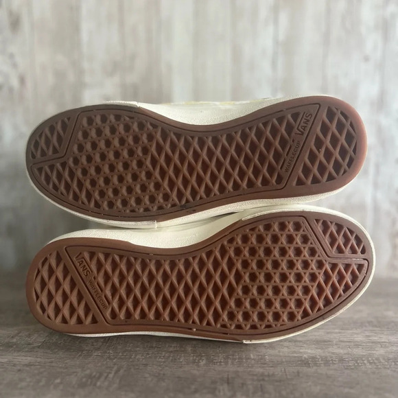 Vans Pro Checkered Lace Up Sneakers - Picture 8 of 8